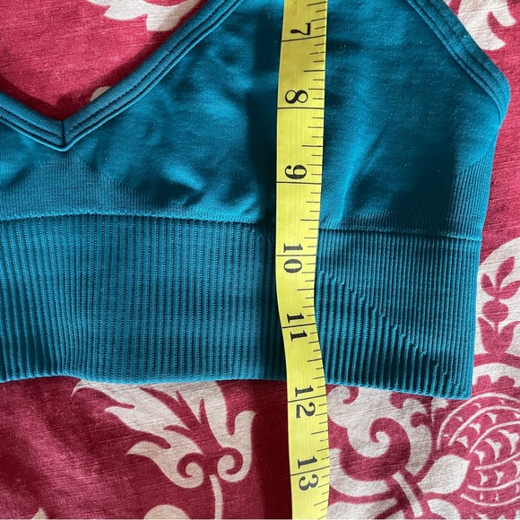 Lululemon Seafoam Green Sports Bralette SZ 4 - Picture 9 of 10